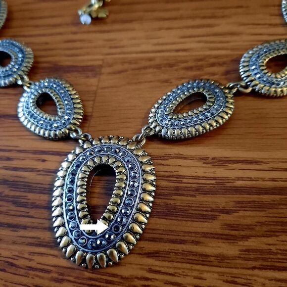 LUCKY BRAND Burnished Gold And Crystal Necklace STATEMENT MAKING - Picture 2 of 9